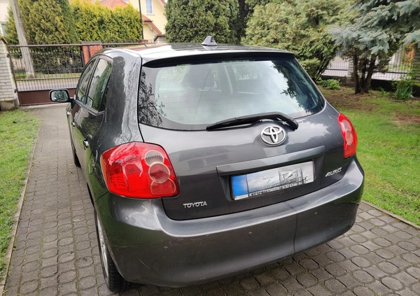 Toyota Auris cena 16450 przebieg: 243300, rok produkcji 2007 z Marki małe 277